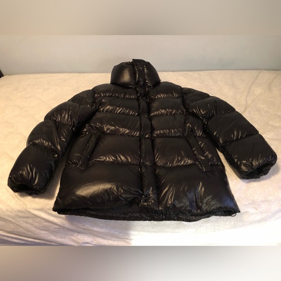 Womens aritzia mega puff jacket - Picture 4 of 13